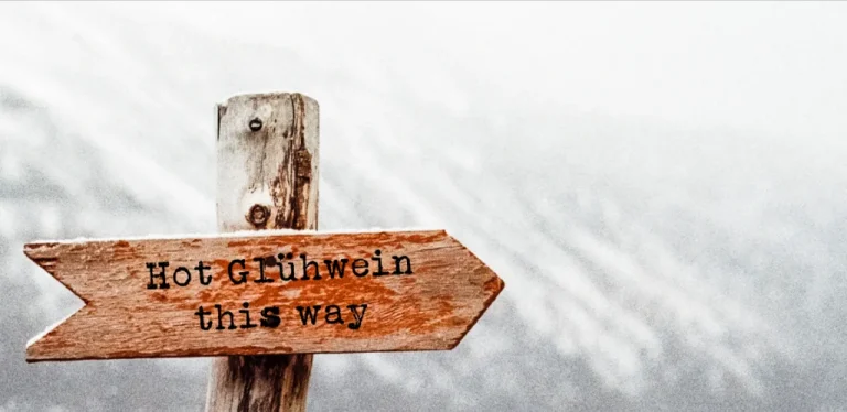 Focus-Rooms-Hot-Gluhwein-sign